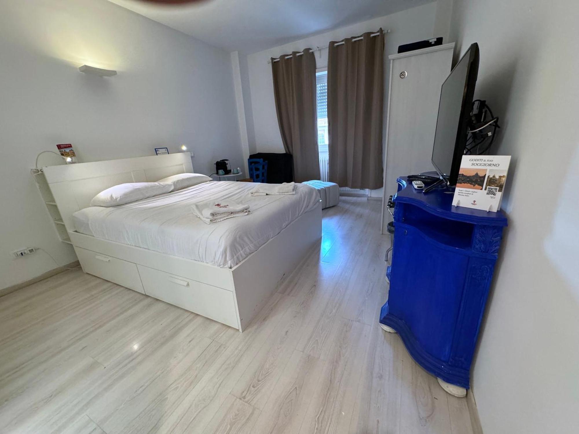 Tiburtina Suites, Roma Екстер'єр фото