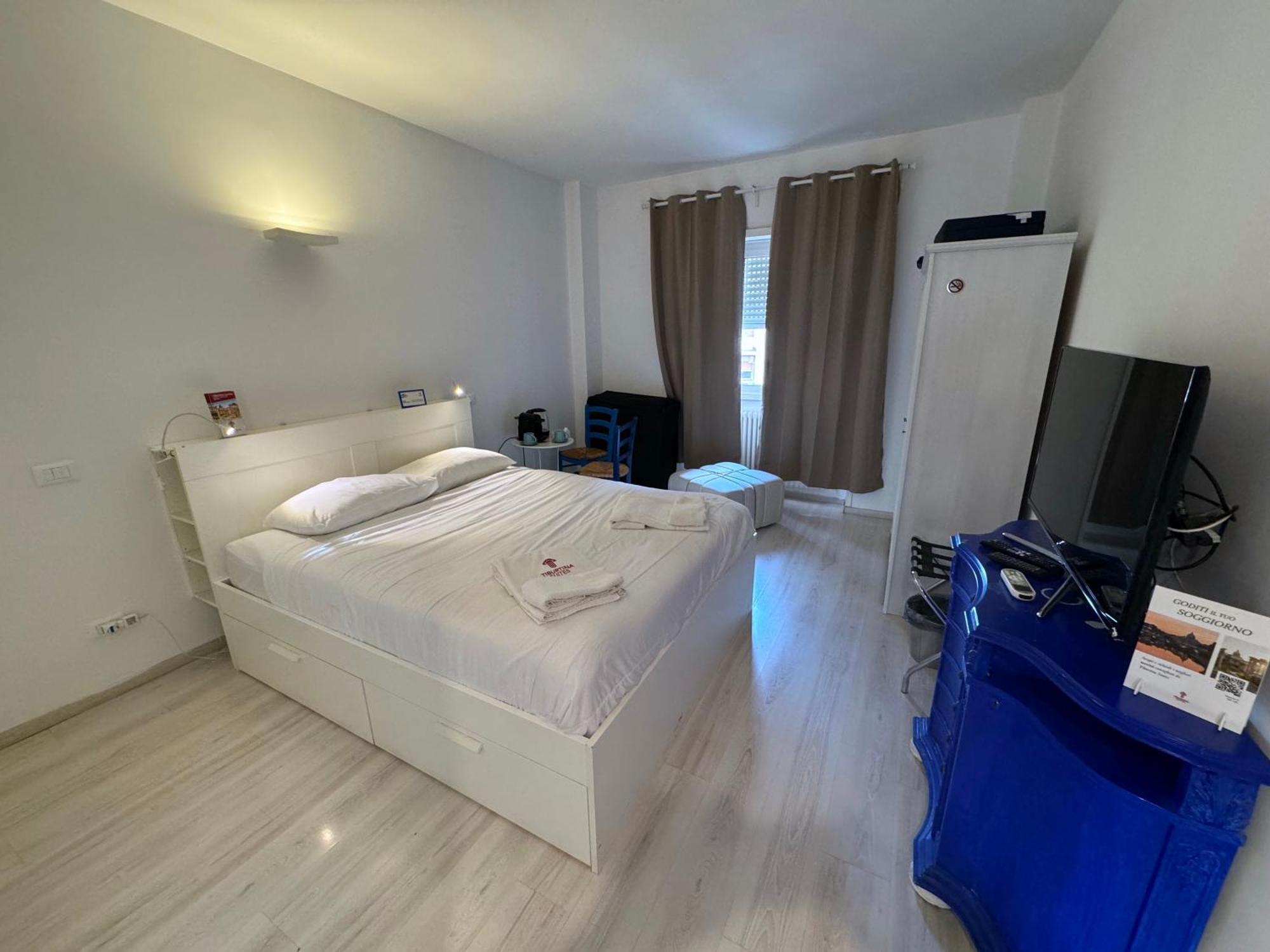 Tiburtina Suites, Roma Екстер'єр фото