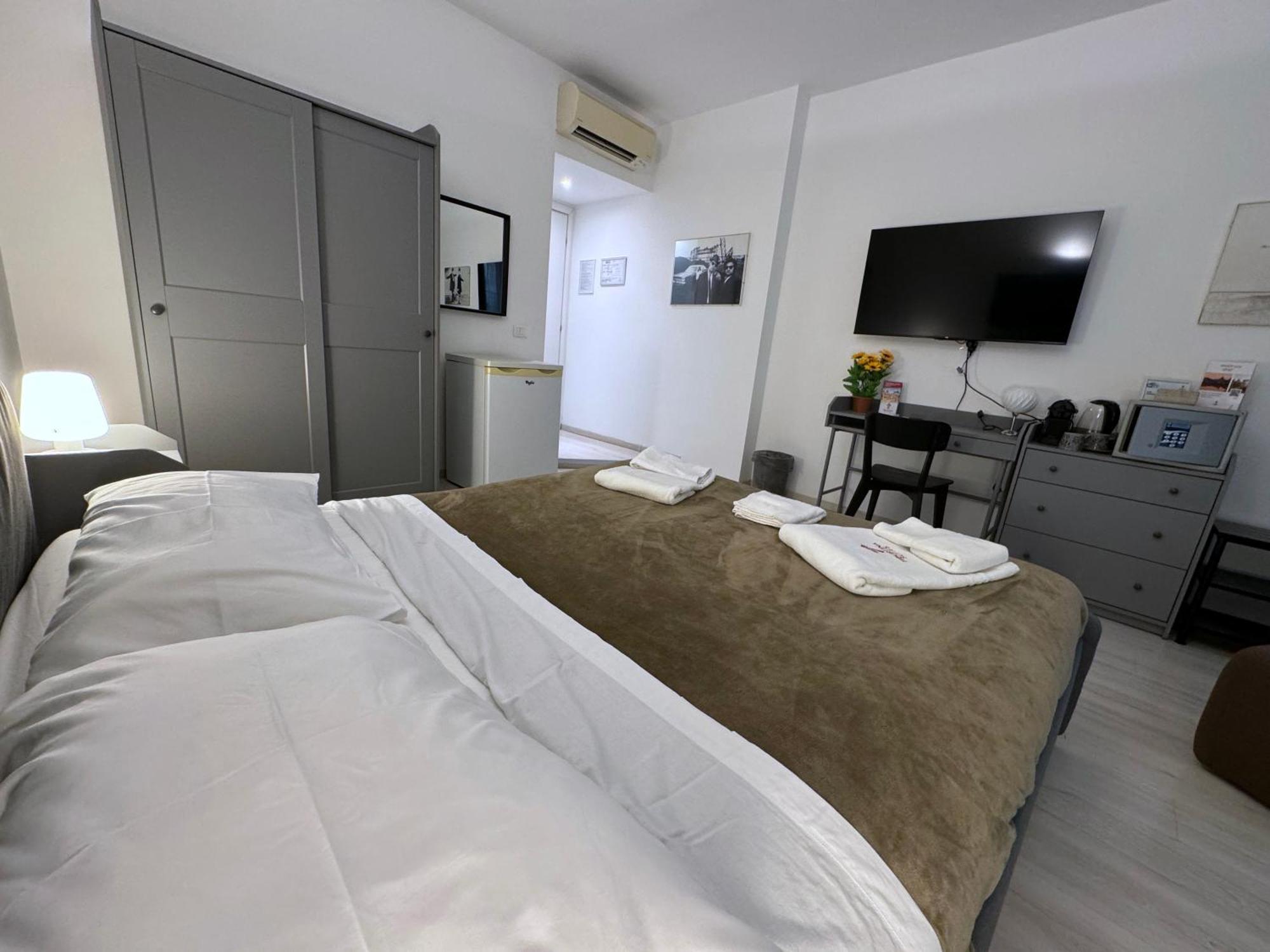 Tiburtina Suites, Roma Екстер'єр фото