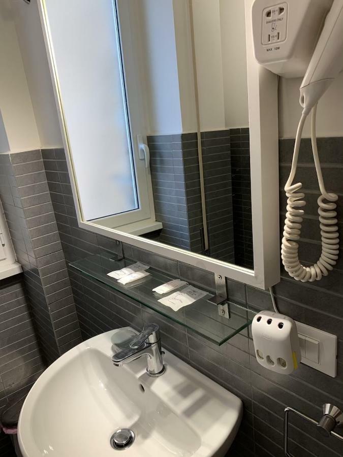 Tiburtina Suites, Roma Екстер'єр фото