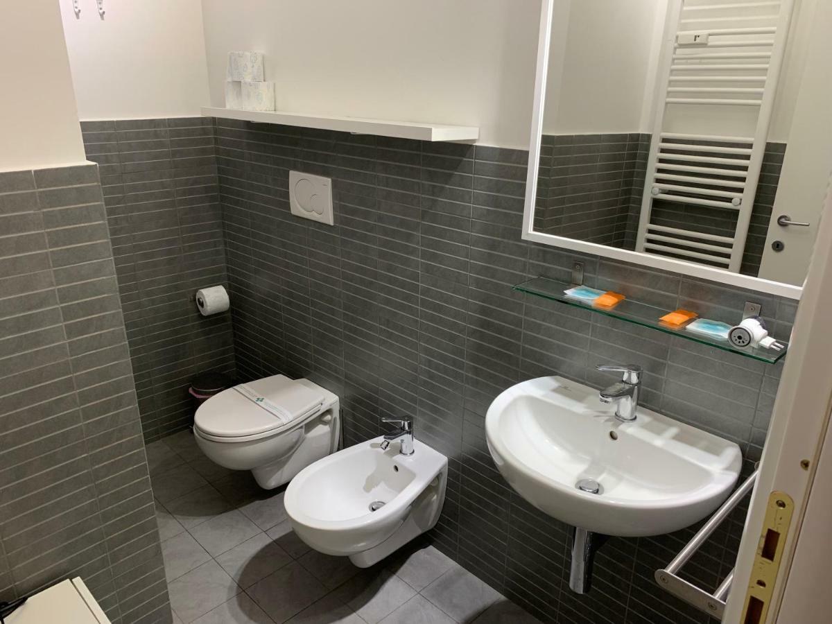 Tiburtina Suites, Roma Екстер'єр фото